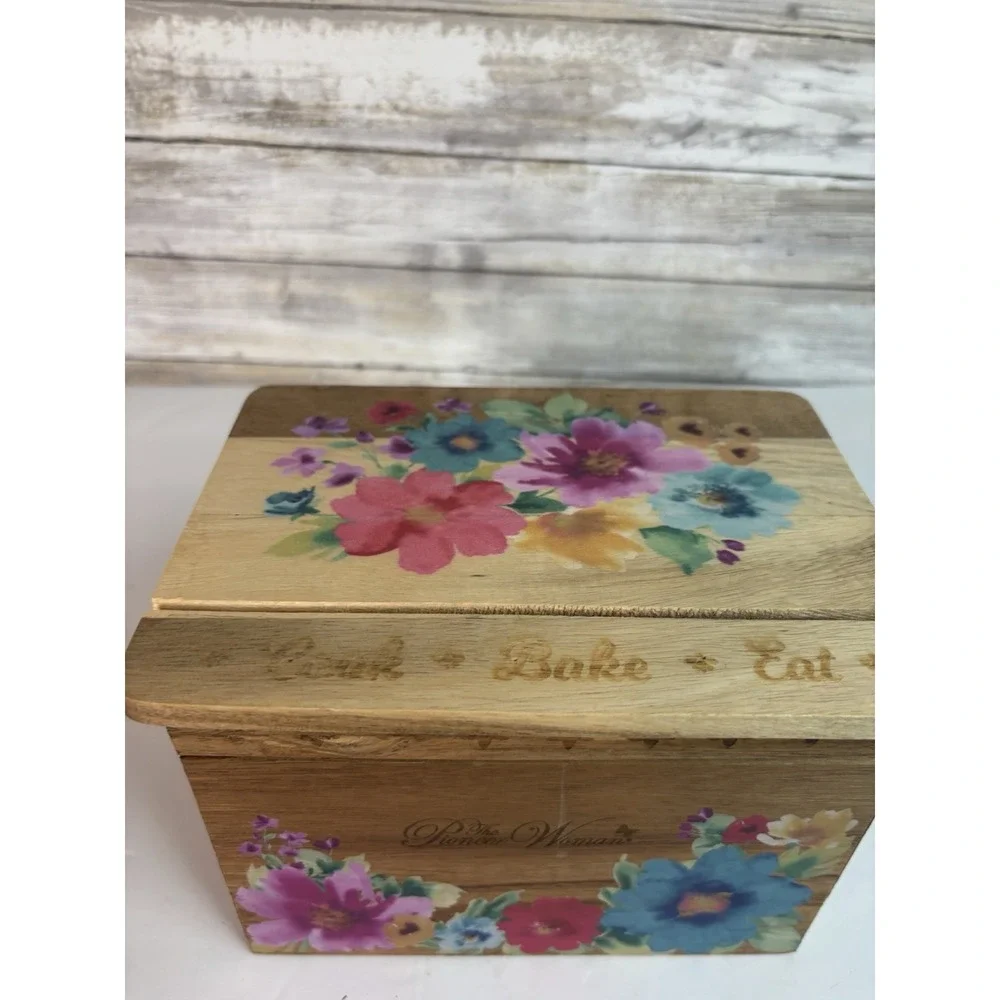 Pioneer Woman‎ Breezy Blossom Acacia Wood Recipe Card Box. Used.